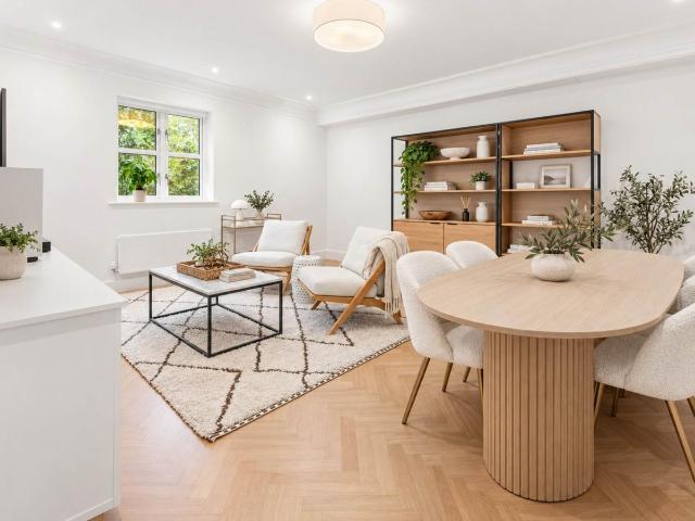 Apartment for rent in Kensington Green, Greater London