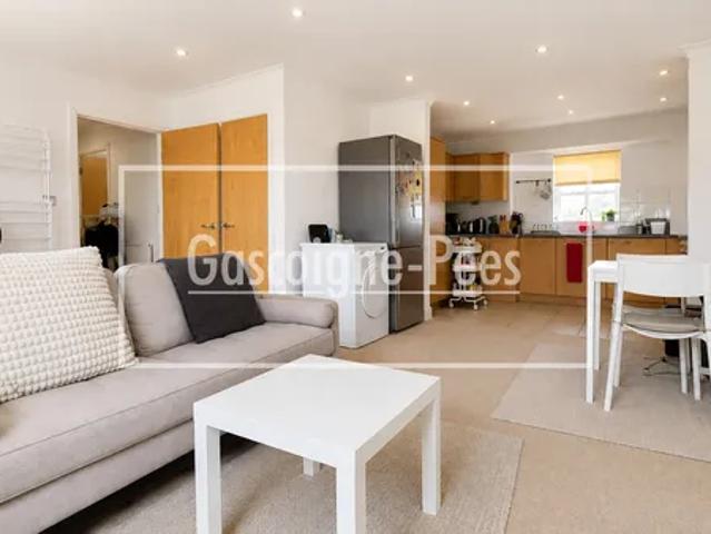 Apartment for rent in Charlotteville, Westborough
