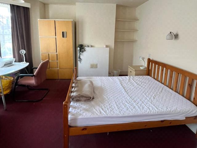 Room for rent in Hotwells, Feckenham