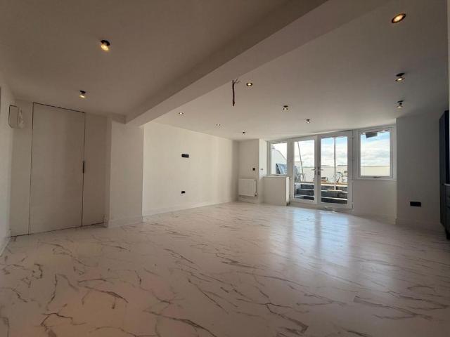 Apartment for rent in Golden Valley, Folkestone