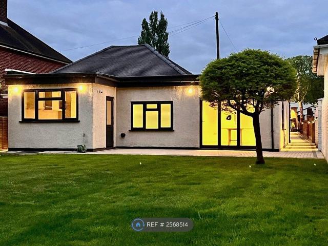 Room for rent in Thorpe Green, Row Town