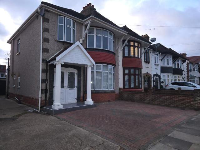 House for rent in London Borough of Redbridge, Greater London