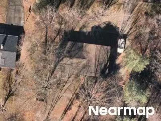 House for sale in Hickory