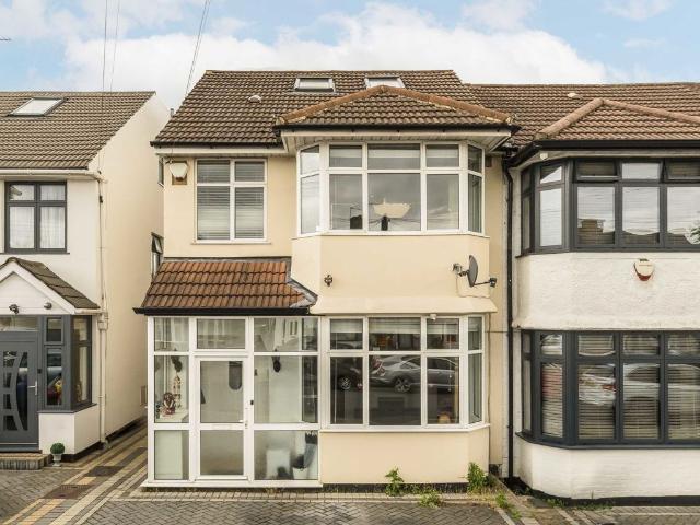 House for rent in Kingsbury, Greater London