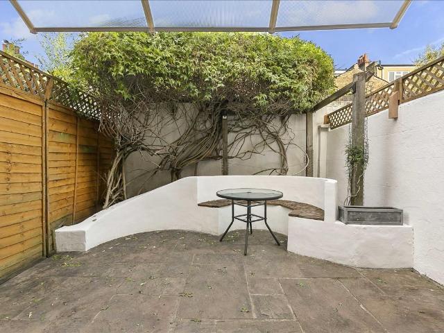 Apartment for rent in Fulham, Sands End