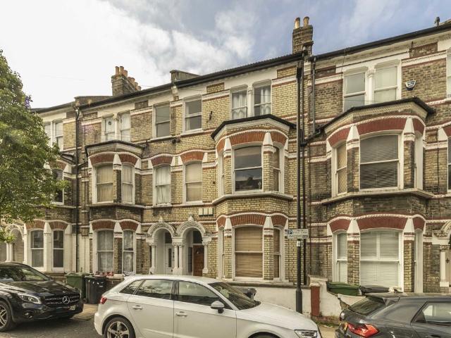 Apartment for rent in Stockwell, Greater London