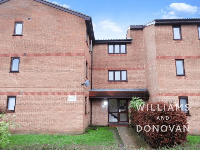 Apartment for rent in Stroud Green, Rochford