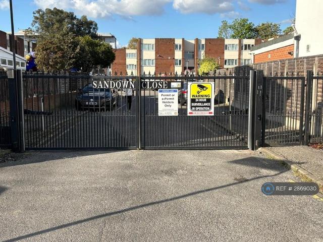 Apartment for rent in London Borough of Hounslow, Greater London