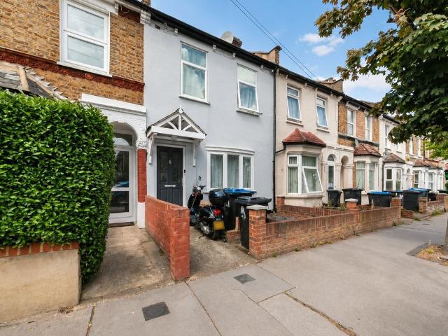 House for rent in London Borough of Croydon, Greater London