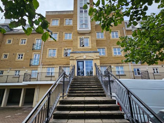 Apartment for rent in Worcester Park Estate, Dartford