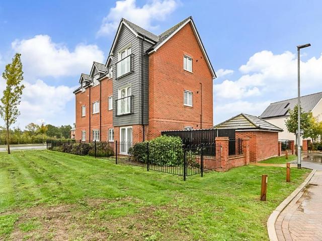 Apartment for rent in Westhampnett, Chichester
