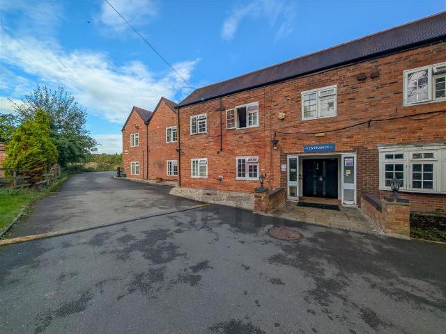 Studio for rent in Brownshill Green, Coventry