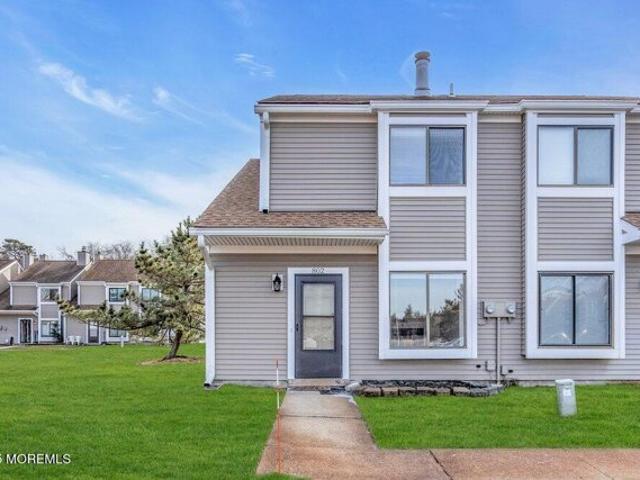 Condo for sale in Brick