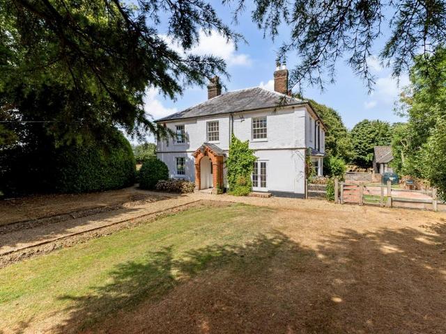 House for rent in Five Acres, Hertfordshire