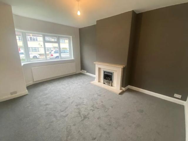 Room for rent in Primley Park, Moortown