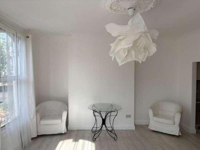 Apartment for rent in Shacklewell, Greater London