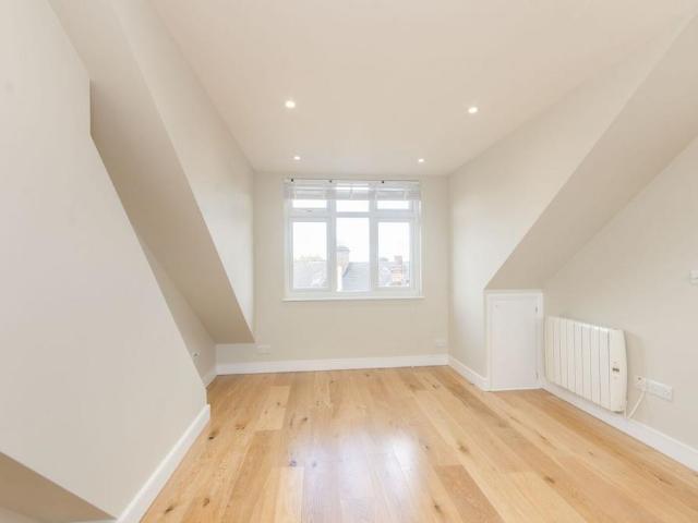 Apartment for rent in Dollis Hill, Greater London