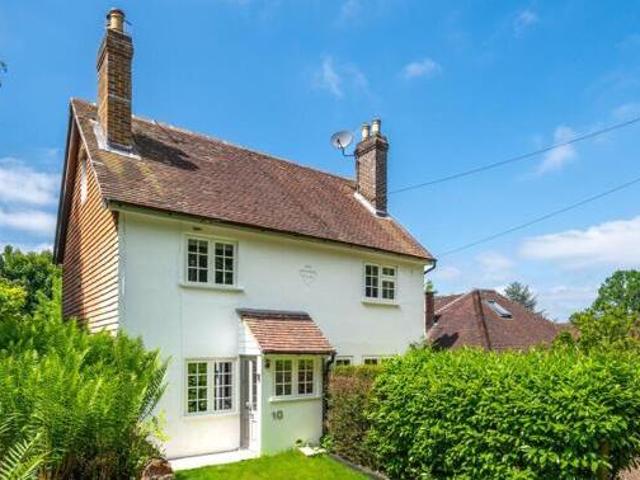 House for sale in Fole, Surrey