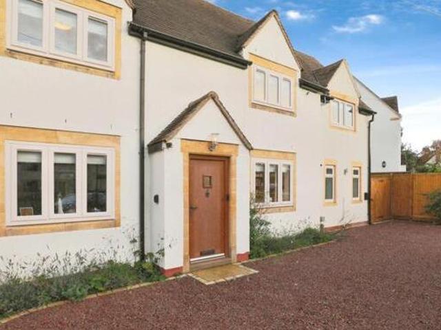 House for sale in Broadway