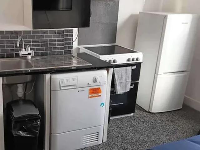 Apartment for rent in Tat Bank, Oldbury