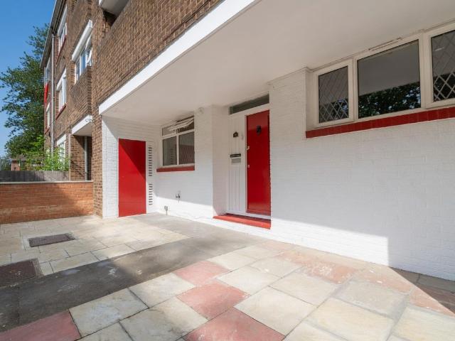 House for rent in London Borough of Hounslow, Greater London