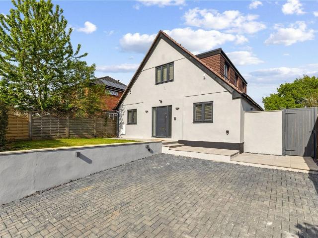 House for rent in Heol-las, Surrey