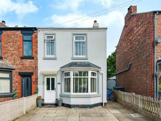 House for sale in Halton