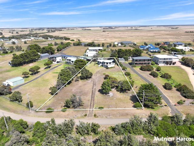 House for sale in Woodside Beach, Victoria