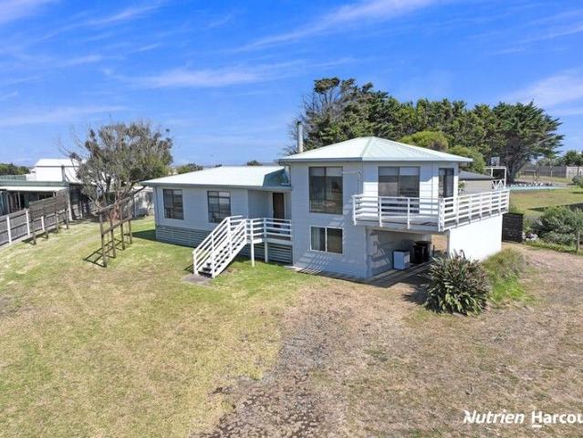 House for sale in Woodside Beach, Victoria
