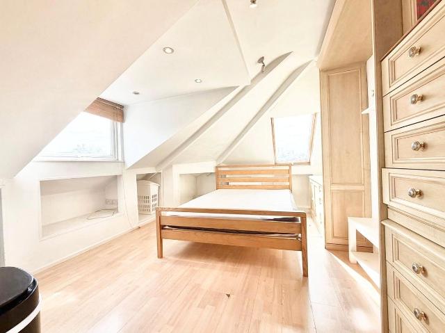 Studio for rent in London Borough of Richmond upon Thames, Greater London