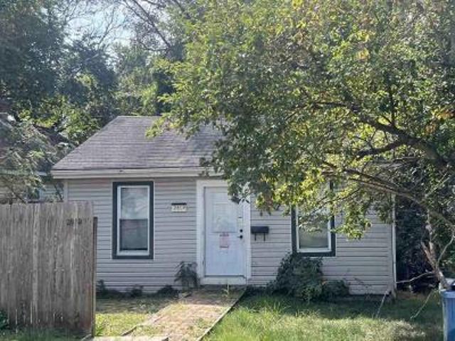 House for sale in Alton, Illinois