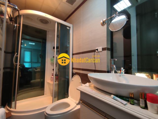 Nhà mặt phố bán