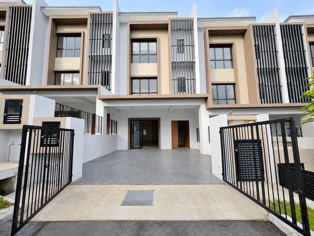 Terraced House for sale in Langat, Selangor