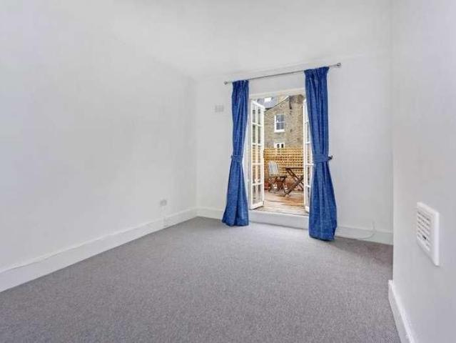 Apartment for rent in Clapham Junction, Greater London