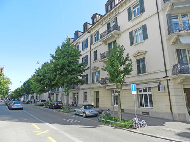 Apartment mieten in Einigen, Zürich