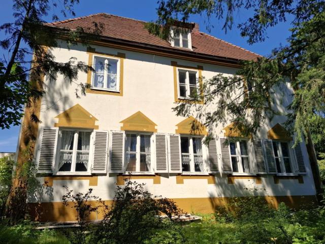 Villa kaufen in Neumarkt-Sankt Veit, Bayern