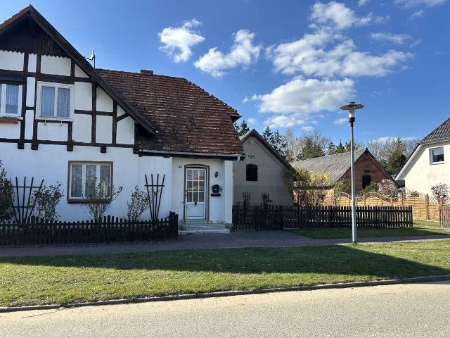 Haus kaufen in Hohenzieritz, Mecklenburgische Seenplatte