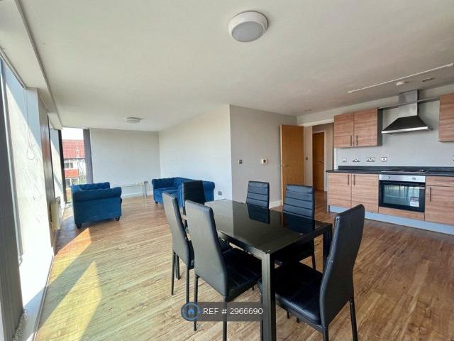 Apartment for rent in Chinatown, Calderstones