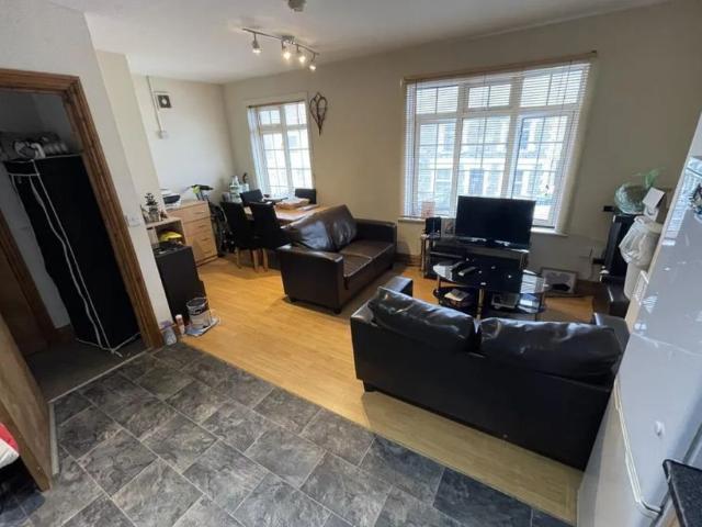 Apartment for rent in Plasnewydd, Falcon Lodge