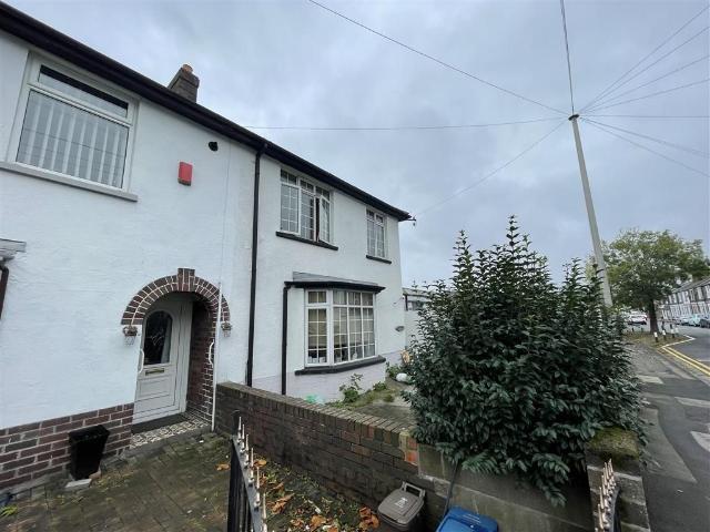 Apartment for rent in Plasnewydd, Falcon Lodge