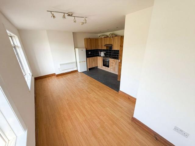 Apartment for rent in Plasnewydd, Falcon Lodge