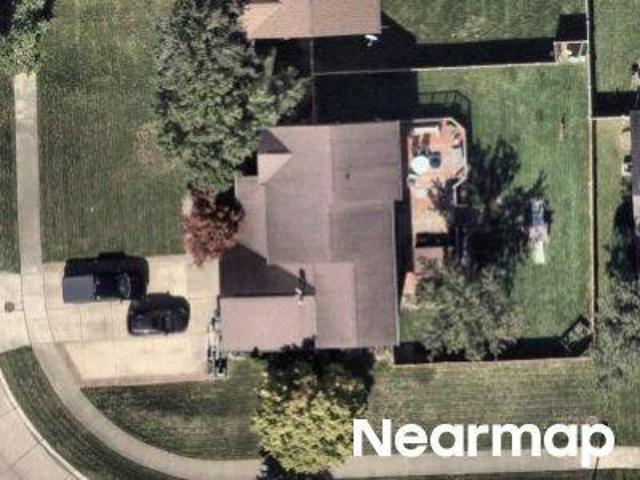House for sale in Dutch Mills Gardens, Livonia