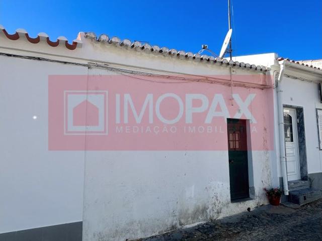 Casa venda em Bairro 1º de Maio, Beja