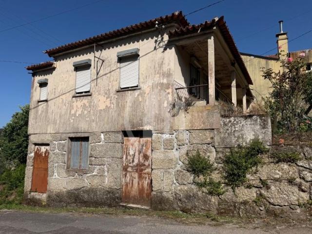 Casa venda em Couto Do Mosteiro, Viseu