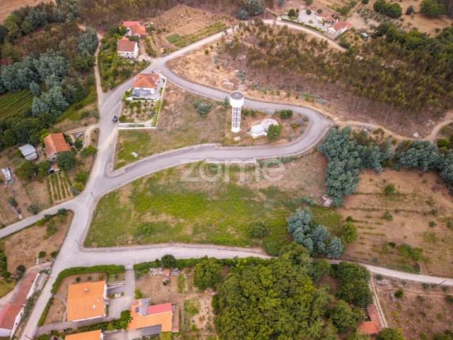Terreno venda em Couto Do Mosteiro, Viseu