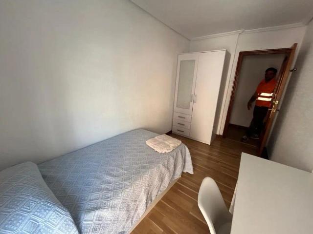 Apartamento en alquiler en Cuatro Caminos, Santander