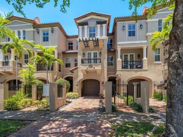 House for sale in Coral Gables