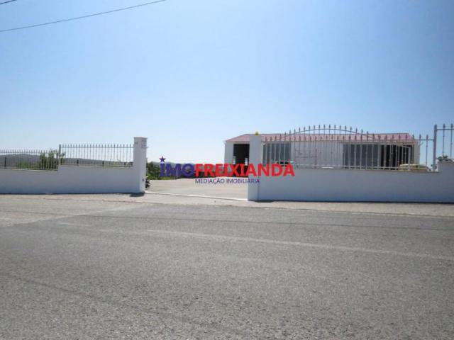 Escritório alugar em Aldeia Santa Teresa, Ourém