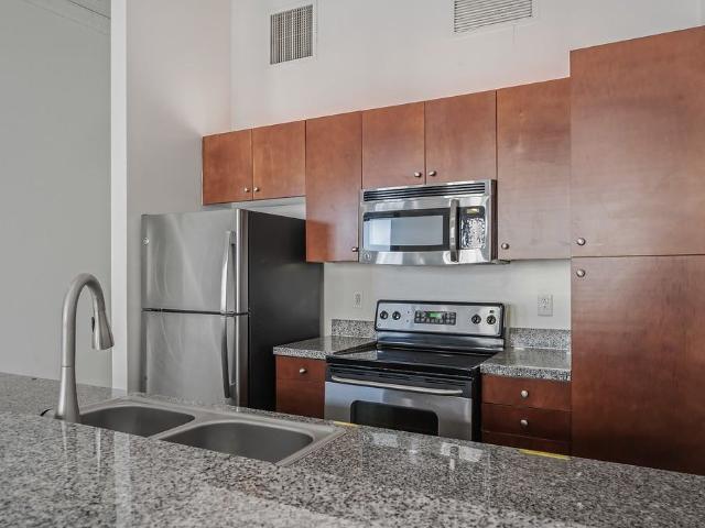 Apartment for rent in Canoga Park, California