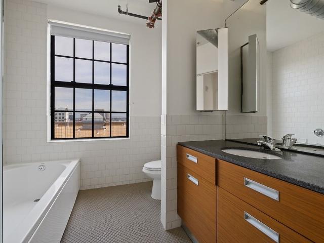 Apartment for rent in Canoga Park, California